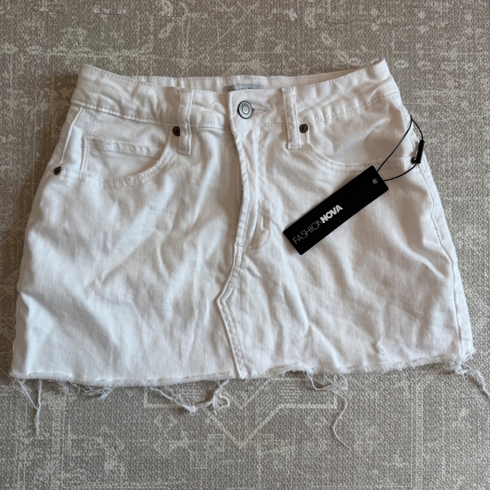 Fashion‎ Nova Mini Skirt Women Size S White NEW Denim